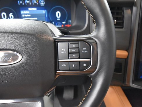 Used 2024 Ford Expedition Platinum image 30
