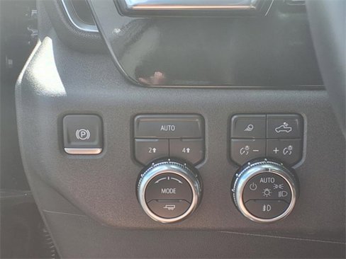 Used 2025 GMC Sierra 1500 SLT image 16