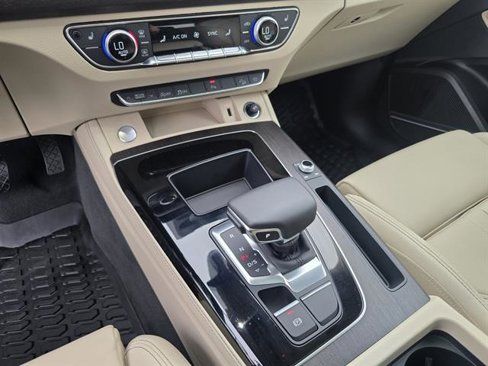 Certified 2025 Audi Q5 2.0T Premium Plus w/ Premium Plus Package image 21