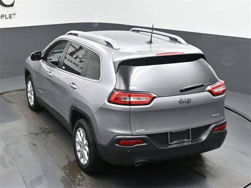 Used 2018 Jeep Cherokee Latitude Plus image 41