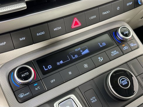 Used 2023 Hyundai Palisade Limited image 16