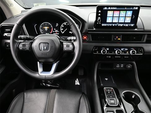 Used 2024 Honda Pilot Touring image 6