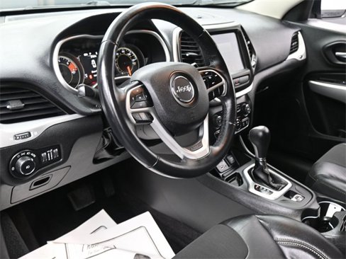 Used 2018 Jeep Cherokee Latitude Plus image 14