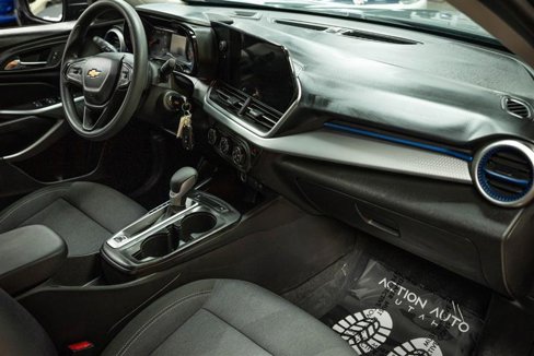 Used 2025 Chevrolet Trax LS image 13