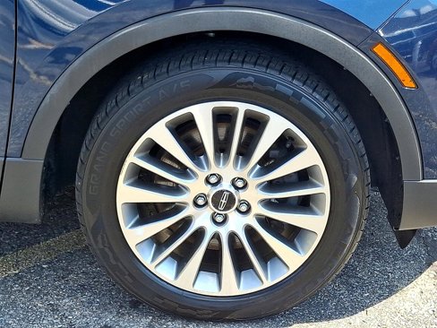 Used 2017 Lincoln MKC Reserve w/ Lincoln MKC Climate Package image 8
