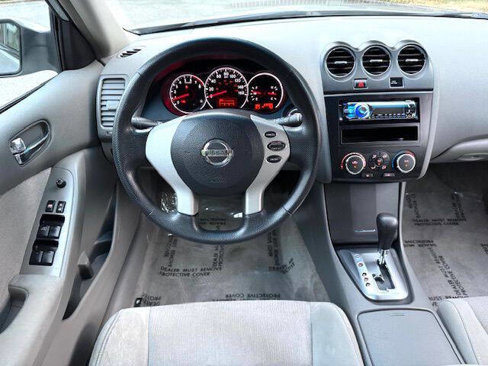 Used 2010 Nissan Altima 2.5 image 20