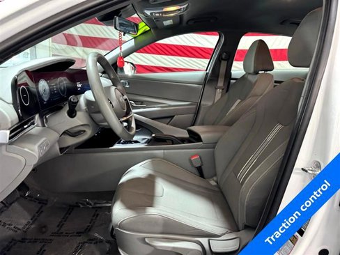 Used 2024 Hyundai Elantra SEL image 10