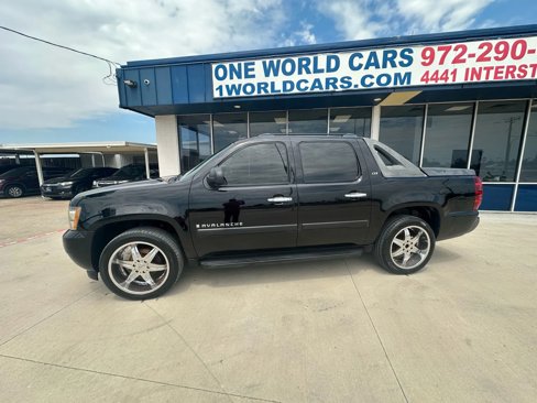 Used 2008 Chevrolet Avalanche LTZ w/ LTZ Preferred Equipment Group image 2