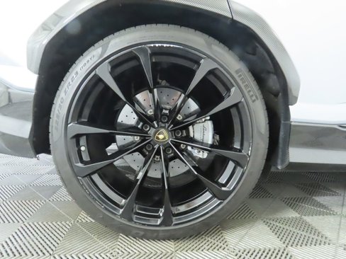 Used 2020 Lamborghini Urus image 33