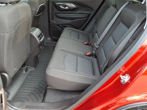 Used 2024 GMC Terrain SLE w/ Driver Convenience Package image 12