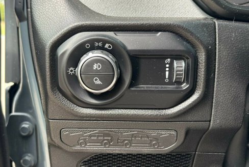 Used 2024 Jeep Gladiator Sport image 26