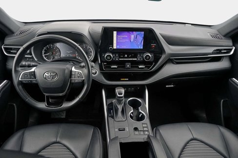 Used 2024 Toyota Highlander FWD image 20
