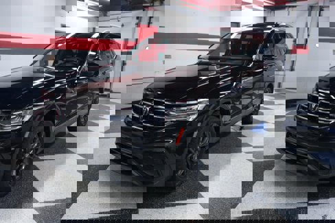 Used 2024 Volkswagen Tiguan SE image 5