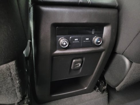 Used 2022 Chevrolet Traverse LT image 52