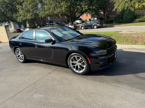 Used 2022 Dodge Charger SXT w/ Plus Group image 2