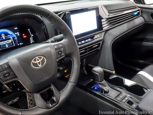 Used 2025 Toyota Camry SE image 15