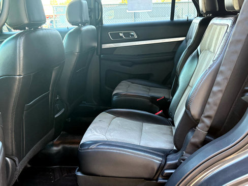 Used 2017 Ford Explorer XLT w/ Equipment Group 202A image 27