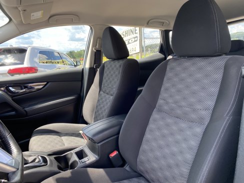 Used 2017 Nissan Rogue Sport SV w/ SV Premium Package image 10