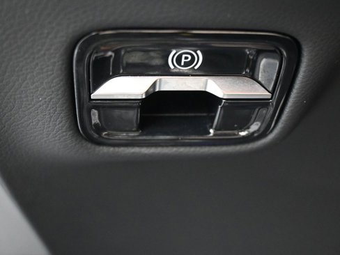 Used 2025 Mercedes-Benz E 350 Sedan image 39