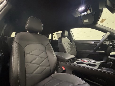 New 2026 Volkswagen Atlas Cross Sport SE image 24