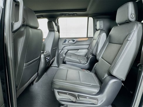 Used 2025 GMC Yukon XL Denali image 16