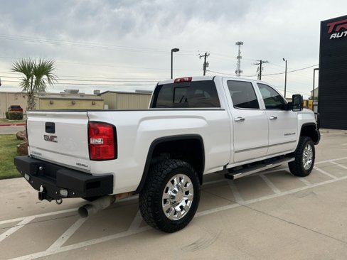 Used 2018 GMC Sierra 2500 Denali w/ Duramax Plus Package image 8