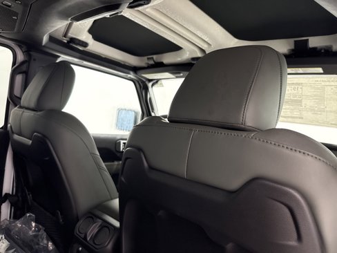 New 2025 Jeep Gladiator Mojave image 13