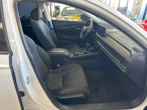 Used 2023 Honda Accord EX image 31