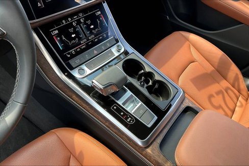 Certified 2025 Audi Q8 Premium Plus image 17