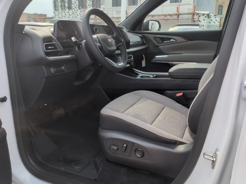 New 2026 Chevrolet Traverse LT w/ Sun and Wheel Package image 8