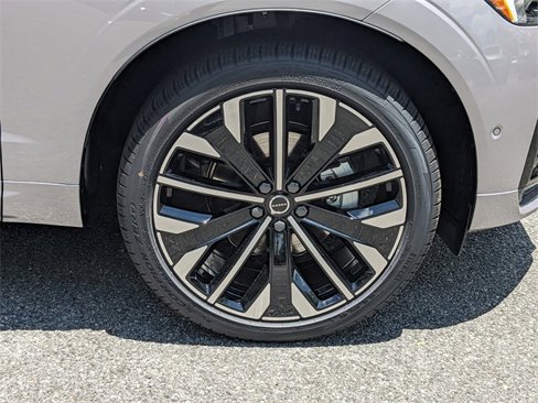 New 2026 Volvo XC60 B5 Ultra w/ Climate Package image 12
