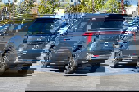 New 2026 Kia Carnival SX image 6