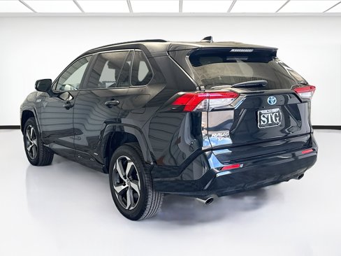Used 2024 Toyota RAV4 SE image 6
