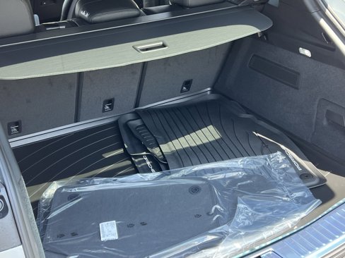 New 2025 Porsche Cayenne image 19