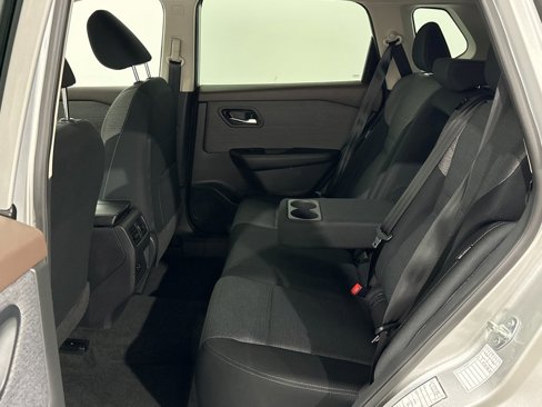 Used 2023 Nissan Rogue SV image 21