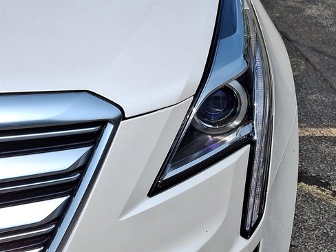 Used 2018 Cadillac XT5 Luxury w/ Driver Awareness Package image 12