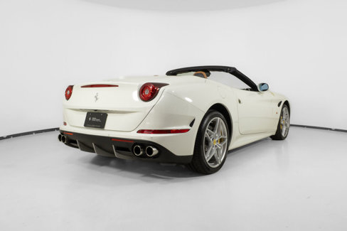 Used 2017 Ferrari California T image 8