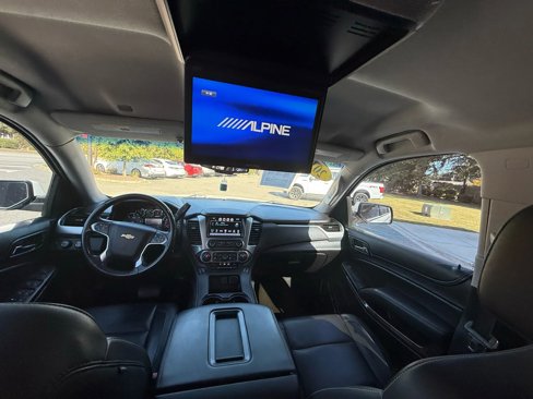 Used 2018 Chevrolet Suburban LT image 12