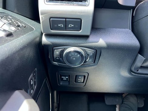 Used 2020 Ford F150 Platinum w/ Equipment Group 701A Luxury image 18