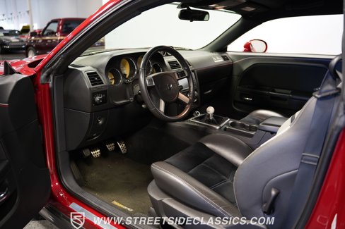 Used 2010 Dodge Challenger R/T w/ Sound Group image 4