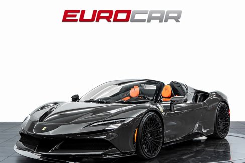 Used 2024 Ferrari SF90 Spider image 1