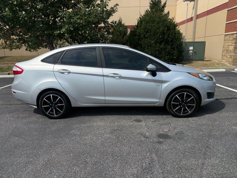 Used 2019 Ford Fiesta SE image 7