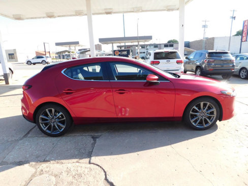 Used 2019 MAZDA MAZDA3 Hatchback w/ Preferred Package image 4