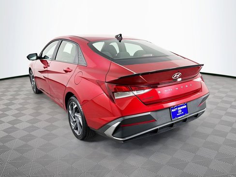 Certified 2025 Hyundai Elantra Sport image 7
