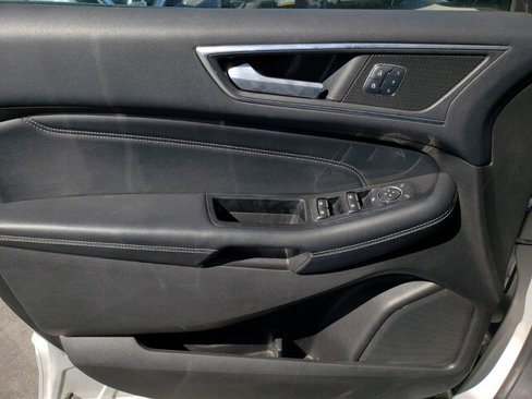 Used 2017 Ford Edge Titanium w/ Equipment Group 301A image 18