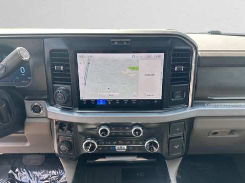 Used 2025 Ford F250 Platinum w/ Platinum Plus Package image 13