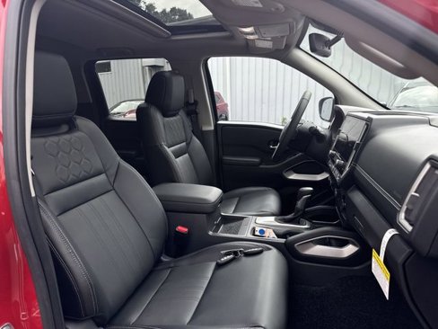 New 2025 Nissan Frontier SL image 31