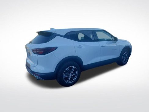 Used 2025 Chevrolet Blazer LT image 5