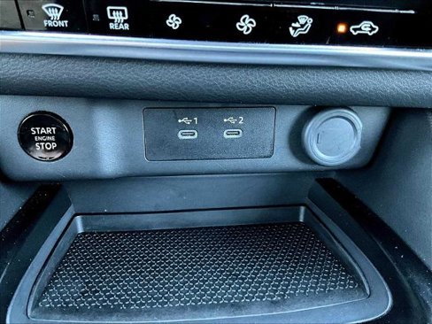 Certified 2025 Nissan Rogue SV image 25
