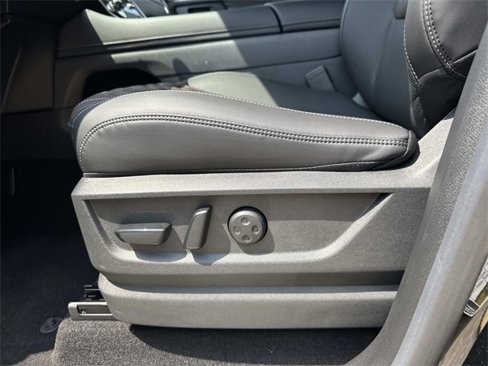 New 2026 Nissan Armada Platinum image 10